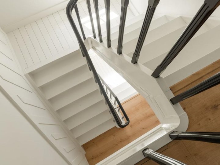 Come scegliere lo zoccolino in legno perfetto per la tua casa
